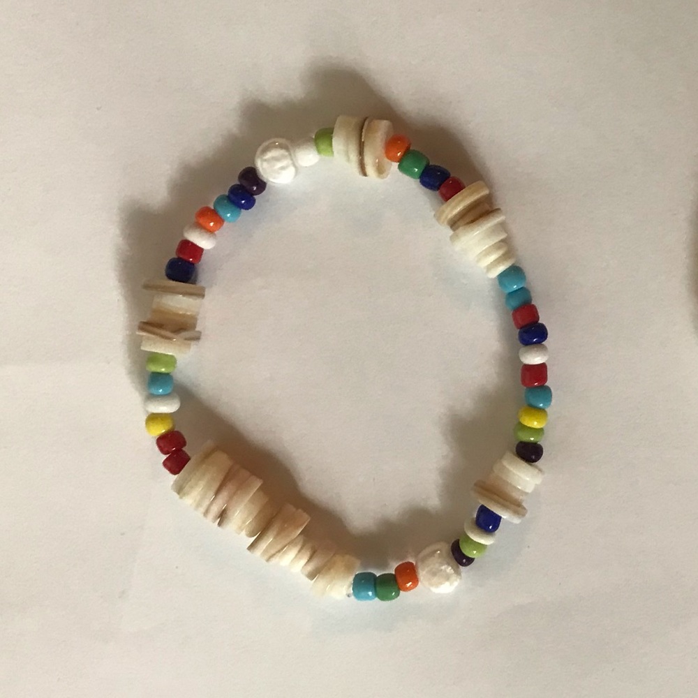 Multi Colorful Shell/Clay Bead Stretch Bracelet - Picture 2 of 5